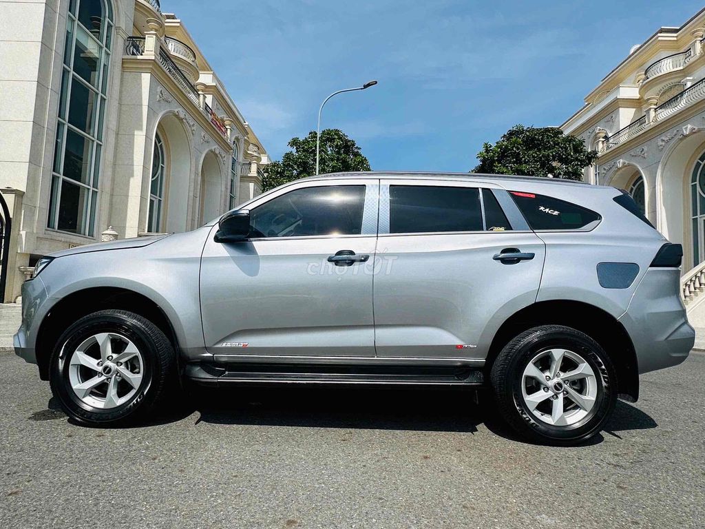 Isuzu Mu X 2022 B7 4x2 MT - 69000 km. Mua bán Ô tô tại Thành phố Thủ Đức Tp Hồ Chí Minh được đăng bởi Đặng Văn Viết hình 3
