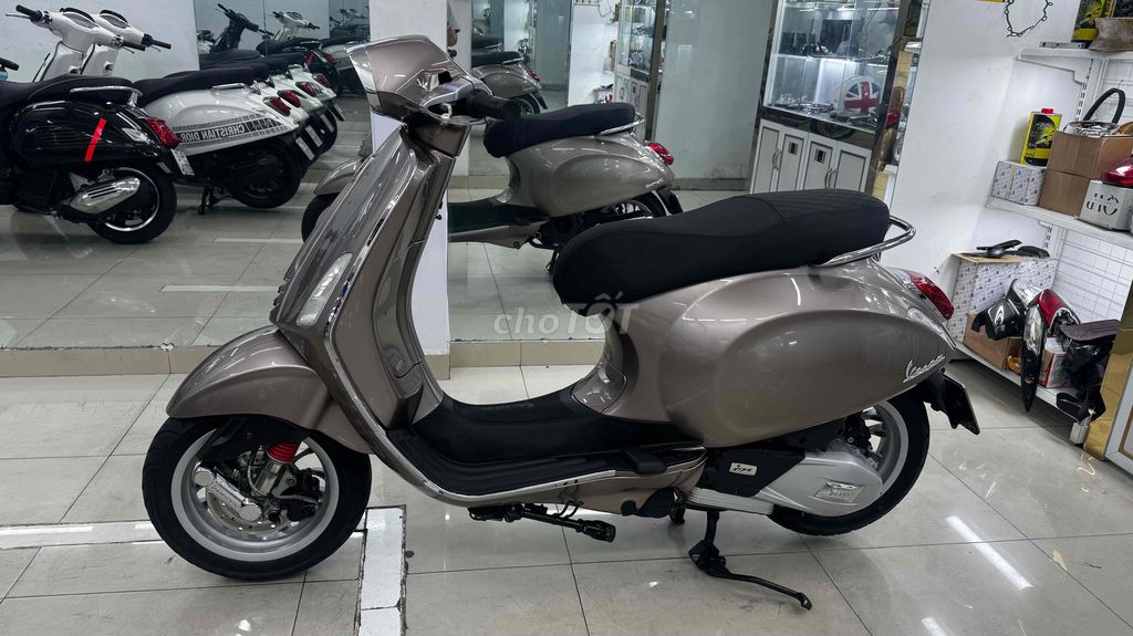 Vespa Vàng đồng tft chính chủ. Mua bán Xe máy tại Quận Phú Nhuận Tp Hồ Chí Minh được đăng bởi VESPA  PIAGGIO BẢO HƯNG Vespa cũ trả góp  hình 3