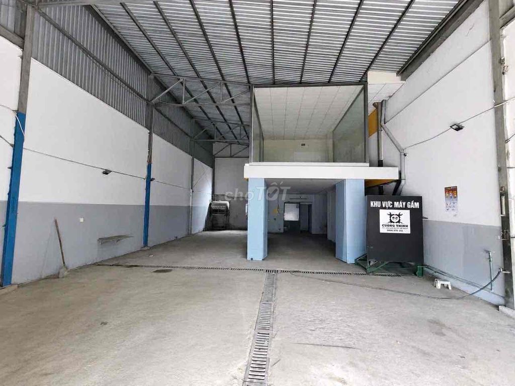🍒Cho thuê kho mặt tiền đường 10,5m ngay Bến xe Trung Tâm. DT: 220m2 Gi