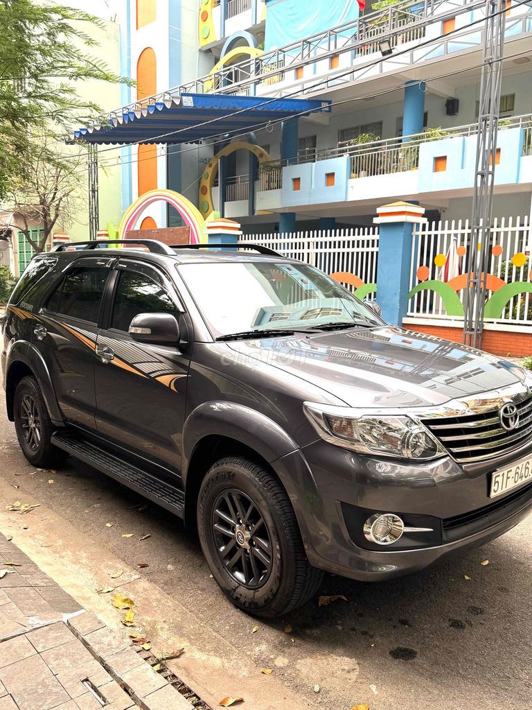 Toyota Fortuner 2016 Xám 52.000 km zin 95%. Mua bán Ô tô tại Quận Tân Phú Tp Hồ Chí Minh được đăng bởi Nguyen hien hình 3