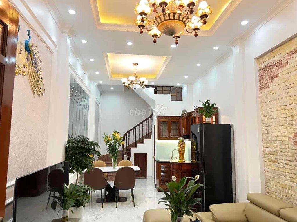 Cho thuê nhà Phú Đô 50m2 5 tầng 4PN 5VS 12trieu