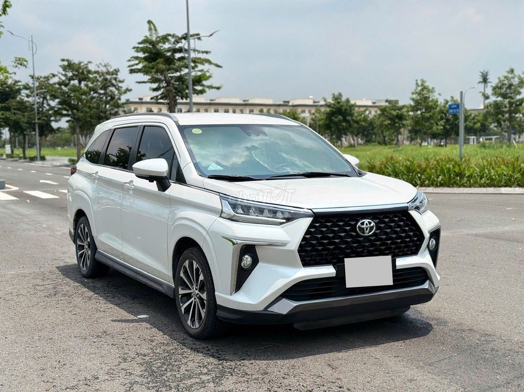 Toyota Veloz Cross Top 2023 Белый 55тыс км дилерское обслуживание