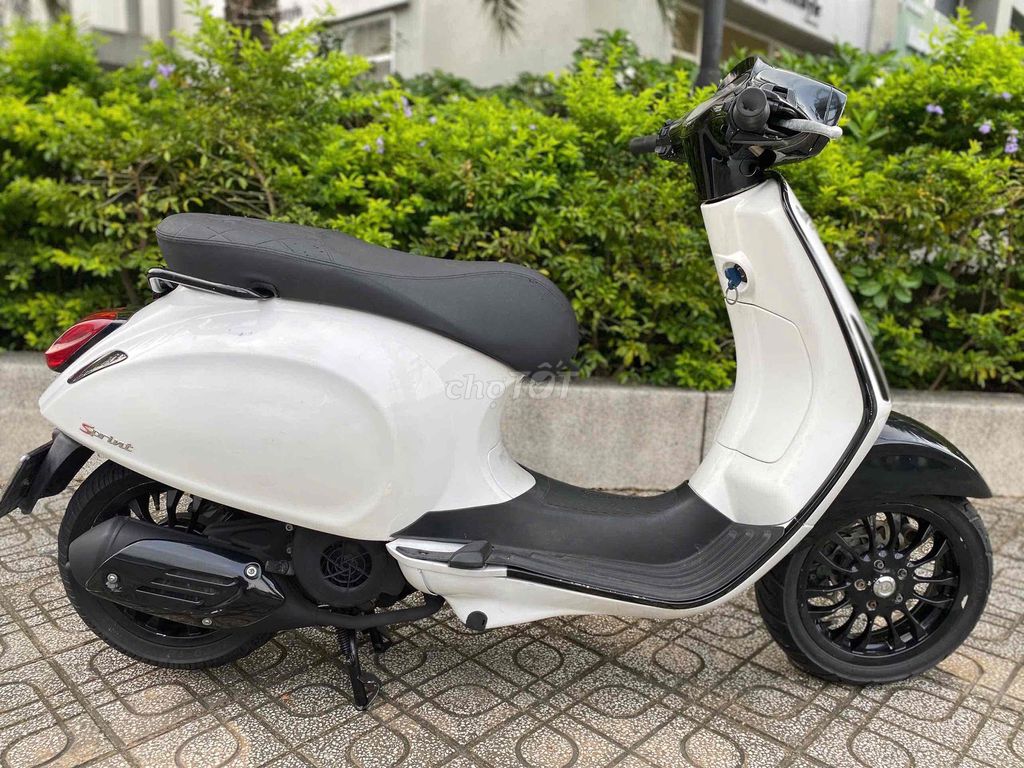 Vespa Sprint 125 3Vie 2015 Trắng đen Sporty BSTP. Mua bán Xe máy tại Thành phố Thủ Đức Tp Hồ Chí Minh được đăng bởi Xe Máy Sơn Thủ Đức hình 7