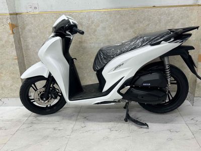 SH 125 đời 2024 trắng đen mới keng 43F1-049.94. Mua bán Xe máy tại Quận Sơn Trà Đà Nẵng được đăng bởi Minh Dũng bán trả góp 136 vân đồn 