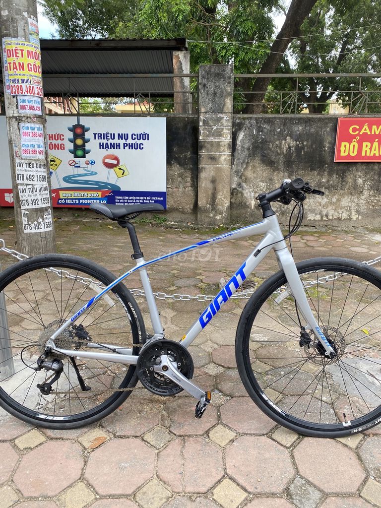 Xe Giant escape RX (màu bạc)