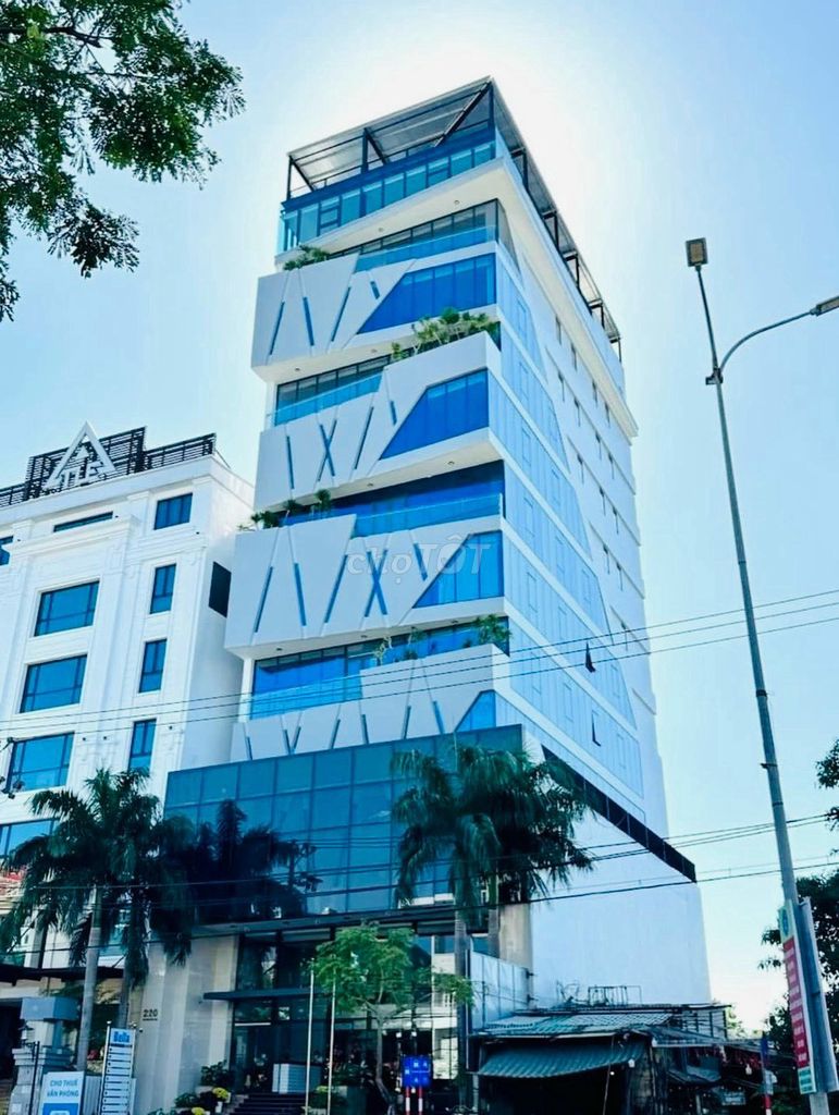 Toà nhà Building 450m2 đường Nguyễn Hữu Thọ, Quận Hải Châu, Đà Nẵng.