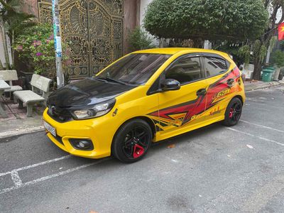 Honda Brio RS Vàng 5 chỗ