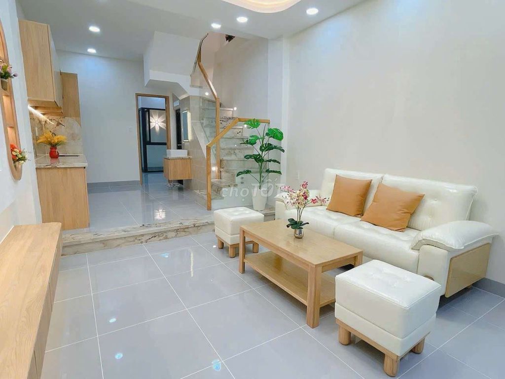 Дом в переулке 336 Nguyen Van Luong, р. 12, Quận 6