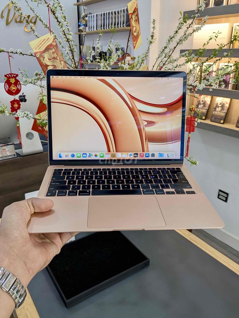 MACBOOK AIR M1