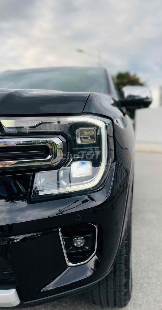 Ford Everest 2023 Titanium+ 2.0 AT 4x4 - 25000 km. Mua bán Ô tô tại Quận Cầu Giấy Hà Nội được đăng bởi CHỢ ÔTÔ CẦU GIẤY hình 4