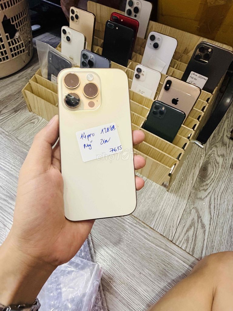 Apple iPhone 14 Pro QT máy zin bao ngon 9999%. Mua bán Điện thoại tại Quận Hải Châu Đà Nẵng được đăng bởi Hoàng Táo 273 Nguyễn Hoàng hình 1