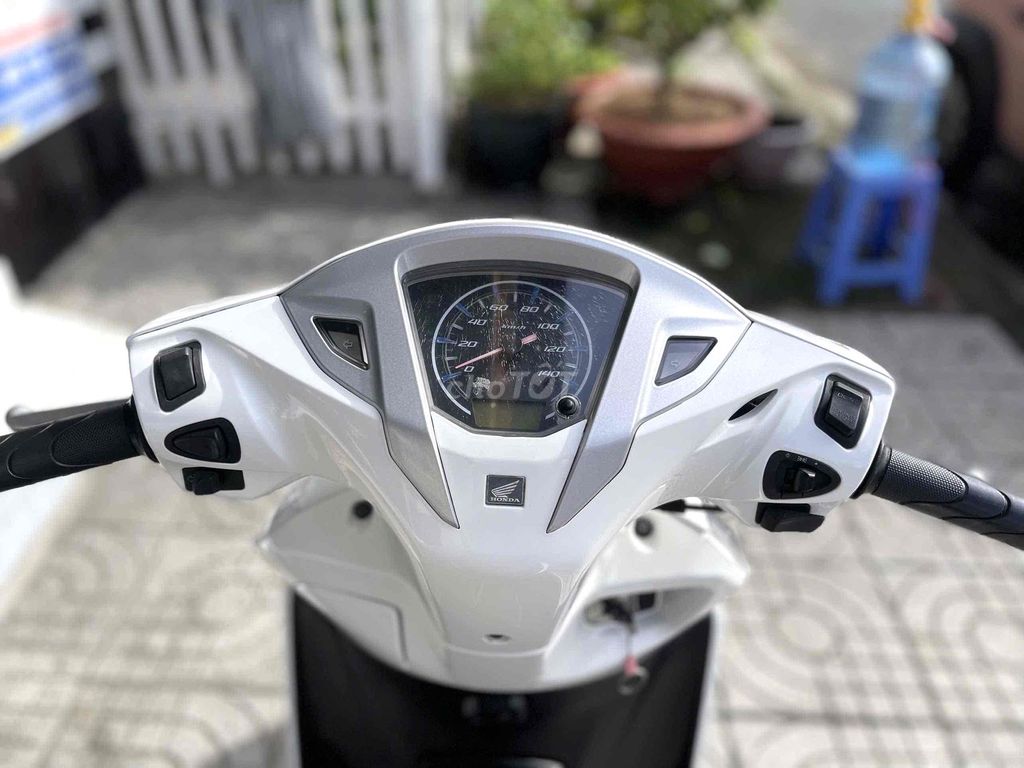 📣 Honda Lead Fi 125cc đời cuối Trắng Ngọc-Trinh Zi. Mua bán Xe máy tại Thành phố Rạch Giá Kiên Giang được đăng bởi Xe Máy Thanh Phương hình 15