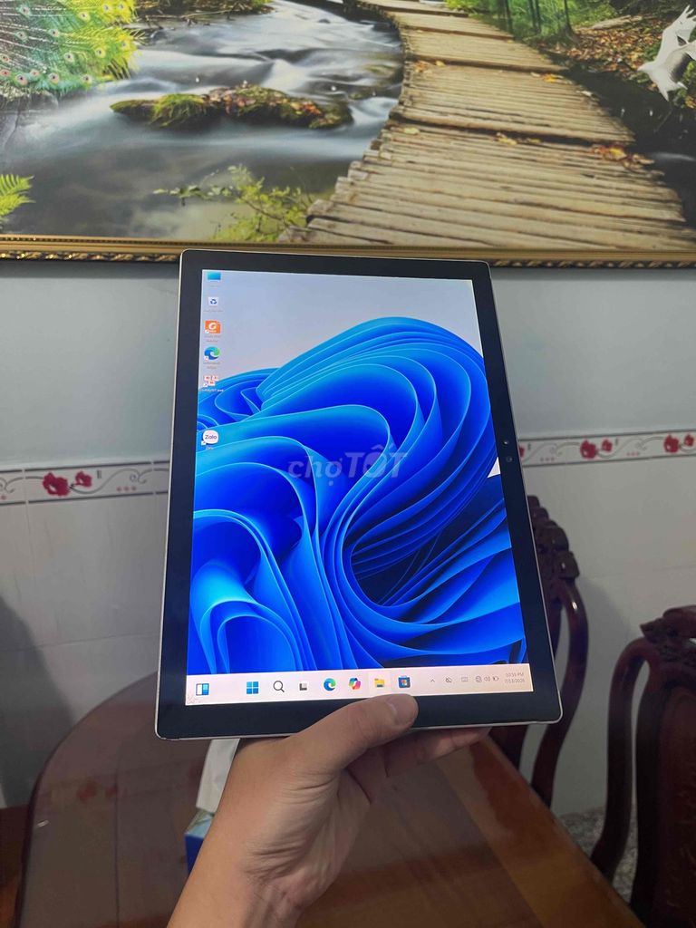 Microsoft Surface Pro 4 i7-6650u 13.5inch 8GB/256. Mua bán Máy tính bảng tại Thành phố Thủ Đức Tp Hồ Chí Minh được đăng bởi Đăng Bùi hình 1
