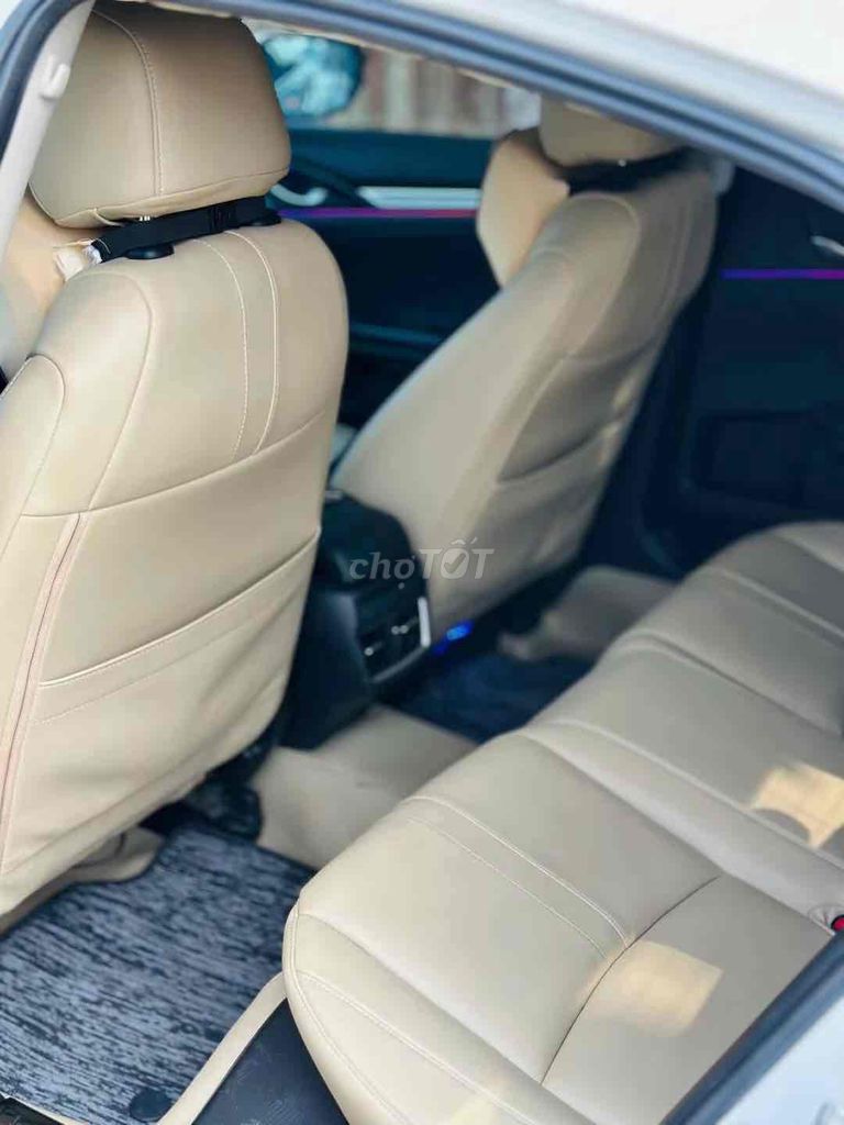 Хонда Цивик 1.8G 2021 белая автоматическая
