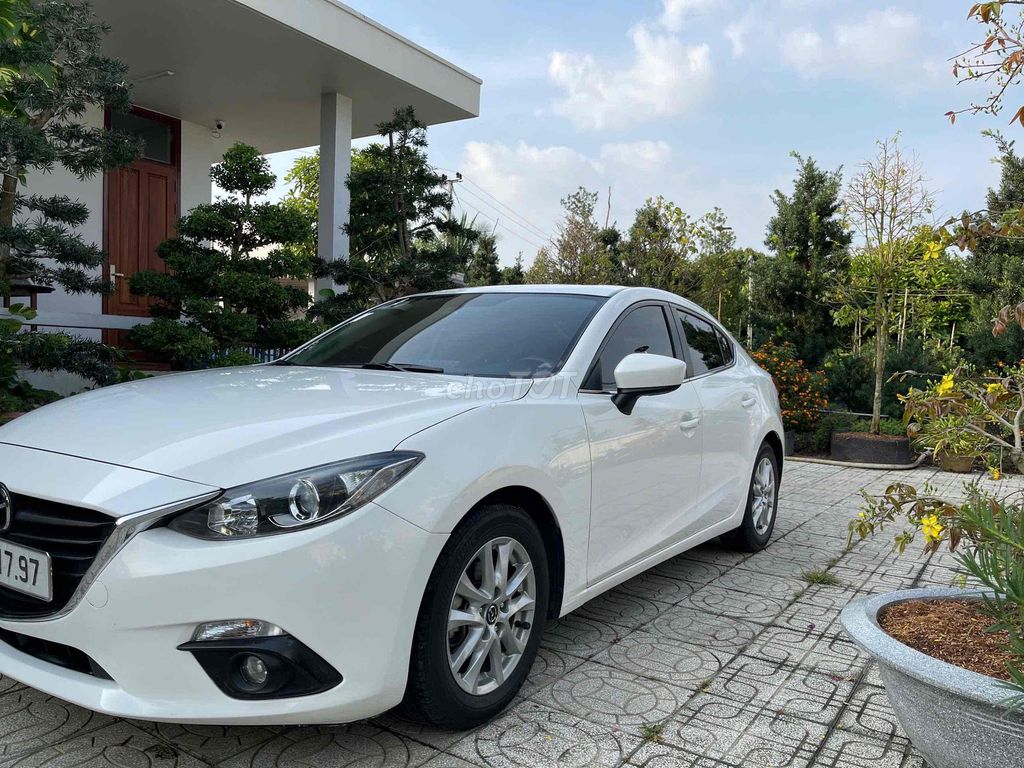 Mazda 3 2016 1.5 AT Sedan - 65000 km