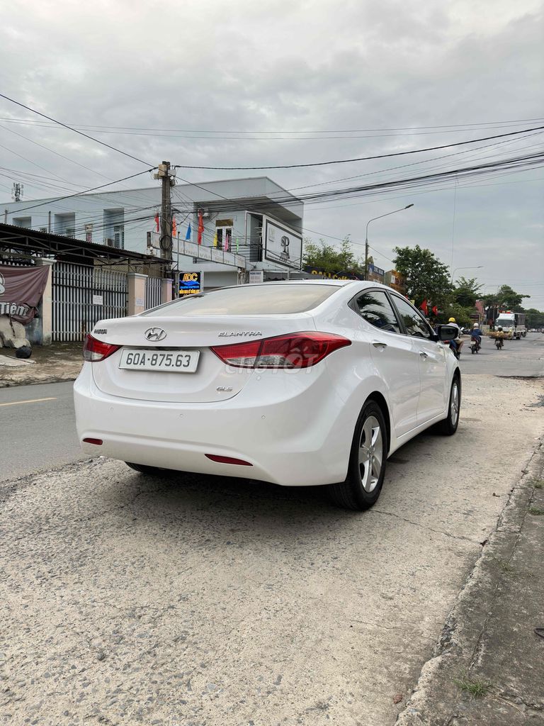 chính chủ cần bán Hyundai Elantra 2013 - 95425 km. Mua bán Ô tô tại Thành phố Biên Hòa Đồng Nai được đăng bởi Cao Xuân Mười hình 4