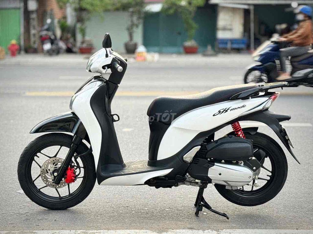 Honda SH Mode 2015 Trắng đen. Mua bán Xe máy tại Quận 7 Tp Hồ Chí Minh được đăng bởi Tú hình 7