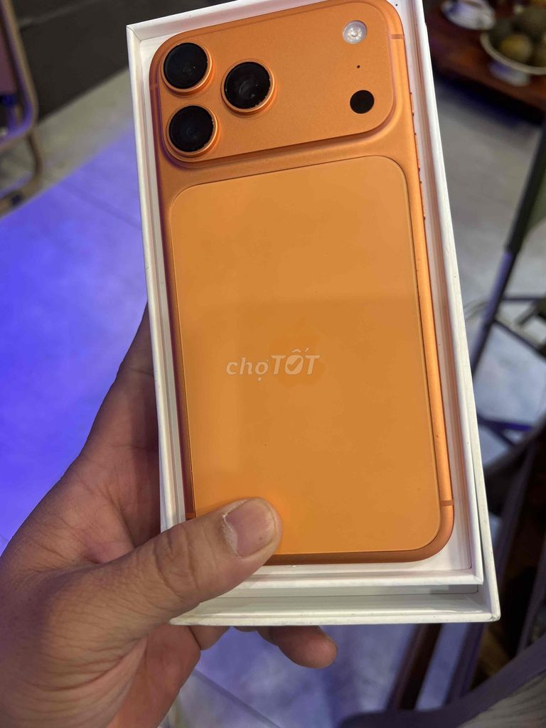 iPhone 17 Pro Max 256GB Cam BẢN việt nam sạc 4 LẦN. Mua bán Điện thoại tại Quận Hai Bà Trưng Hà Nội được đăng bởi Hoàng Văn Bằng hình 1