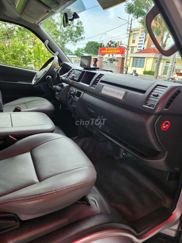 Toyota Hiace 16 chổ 2015 máy xăng zin đẹp. Mua bán Ô tô tại Huyện Bình Chánh Tp Hồ Chí Minh được đăng bởi TUẤN TRẦN hình 7