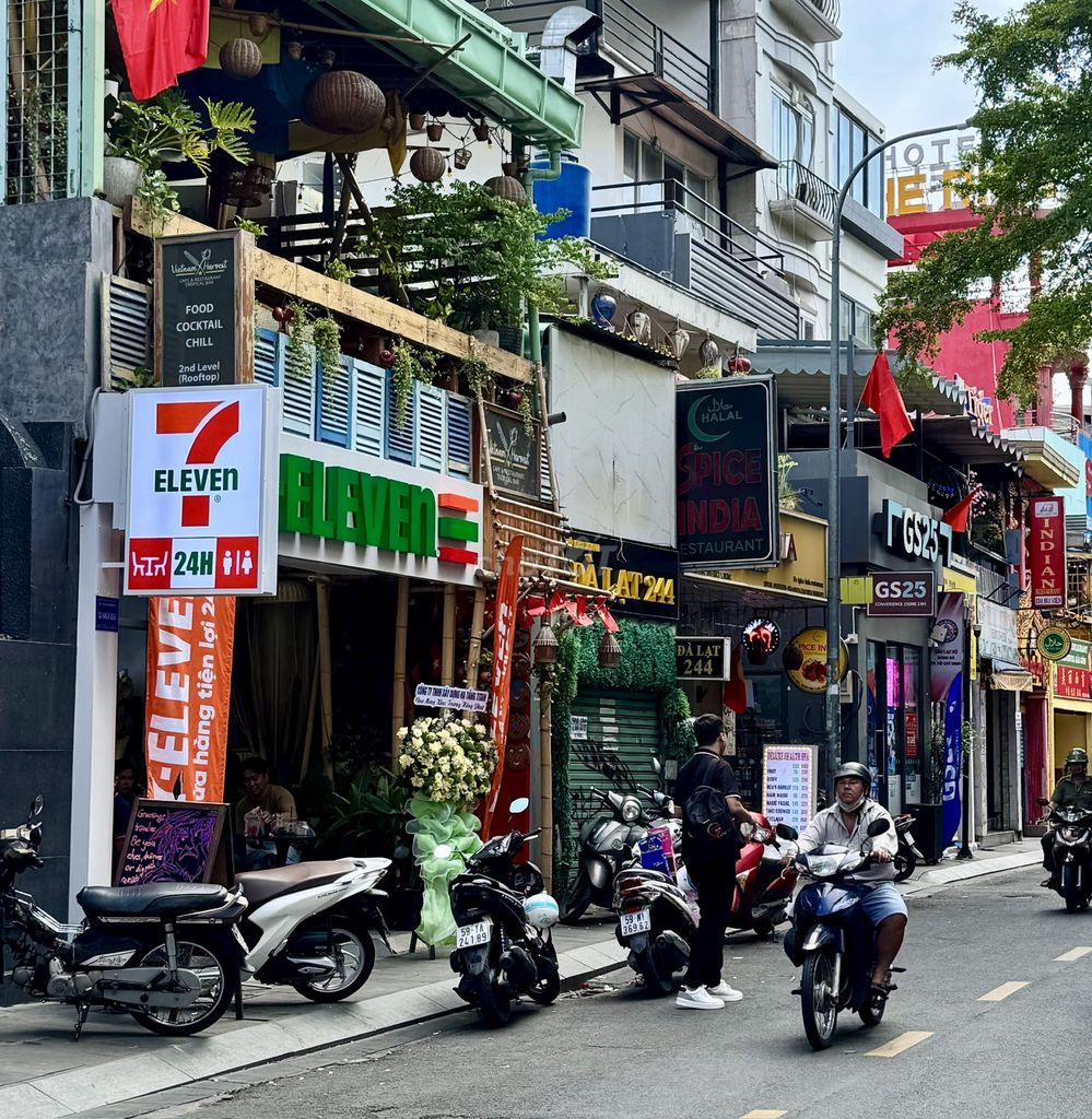 Tuyển 10 trưởng ca bán hàng (Shift Leader) - TPHCM. Việc làm tại Quận 1 Tp Hồ Chí Minh được đăng bởi 7-Eleven hình 6