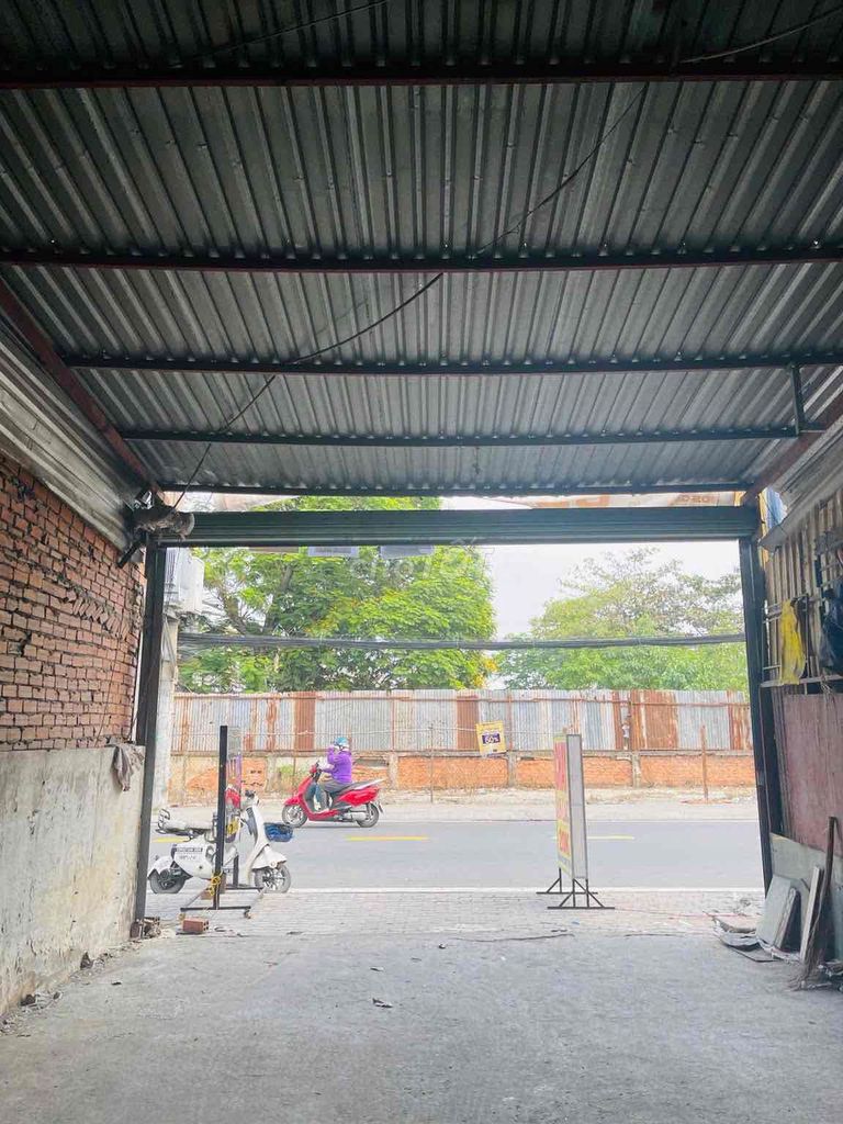 Аренда · 1 комн. · 120 м² · Quận 7, ул. Đường Lâm Văn Bền