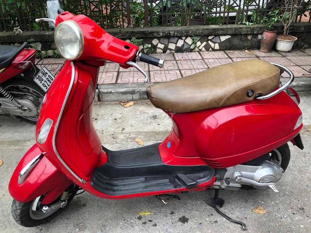 nhà thừa xe máy vespa lx bán cho ai cần. Mua bán Xe máy tại Quận Hai Bà Trưng Hà Nội được đăng bởi trường hình 4