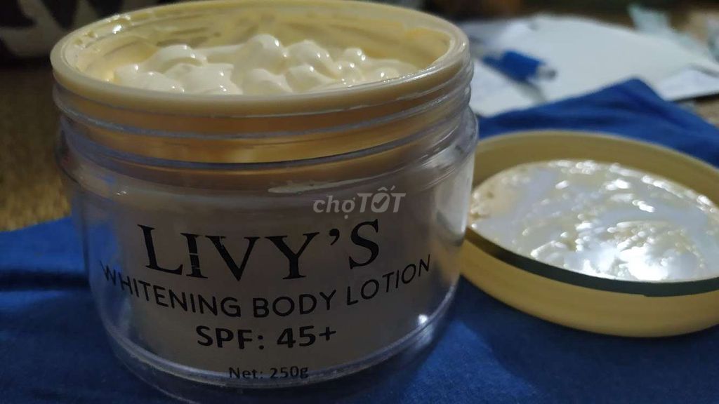 Kem dưỡng thể Livys nữ. Mua bán Phụ kiện thời trang khác tại Thành phố Bến Tre Bến Tre được đăng bởi phước hình 1