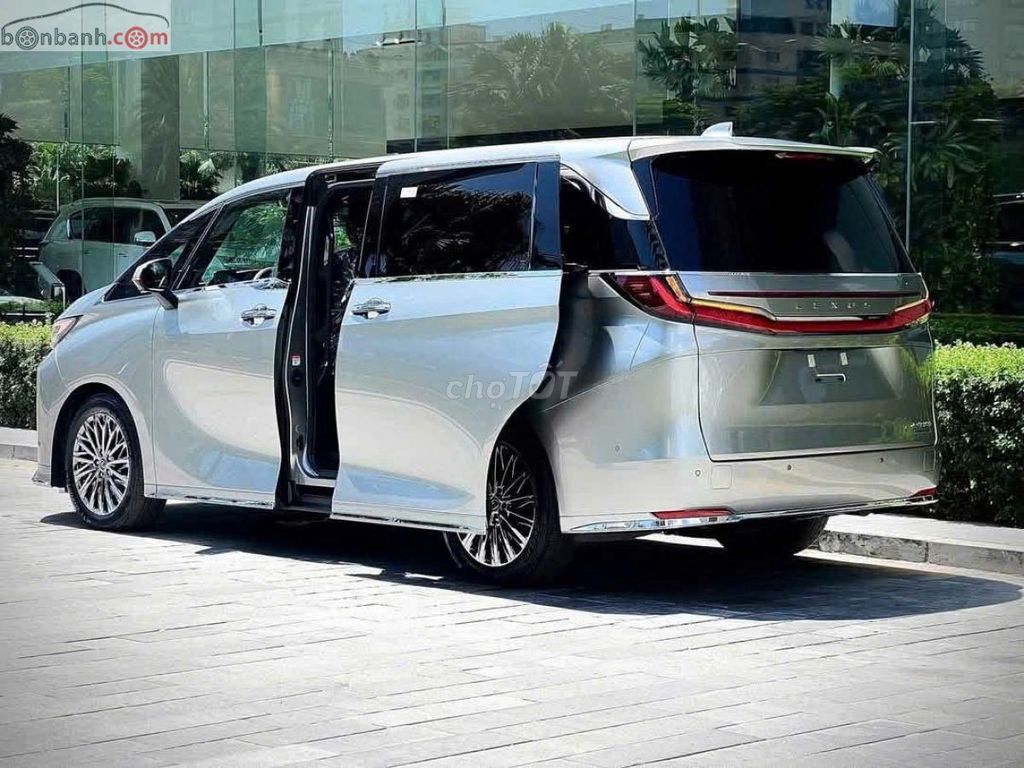 Lexus LM 500h 2025 — 8 миллиардов 600 миллионов