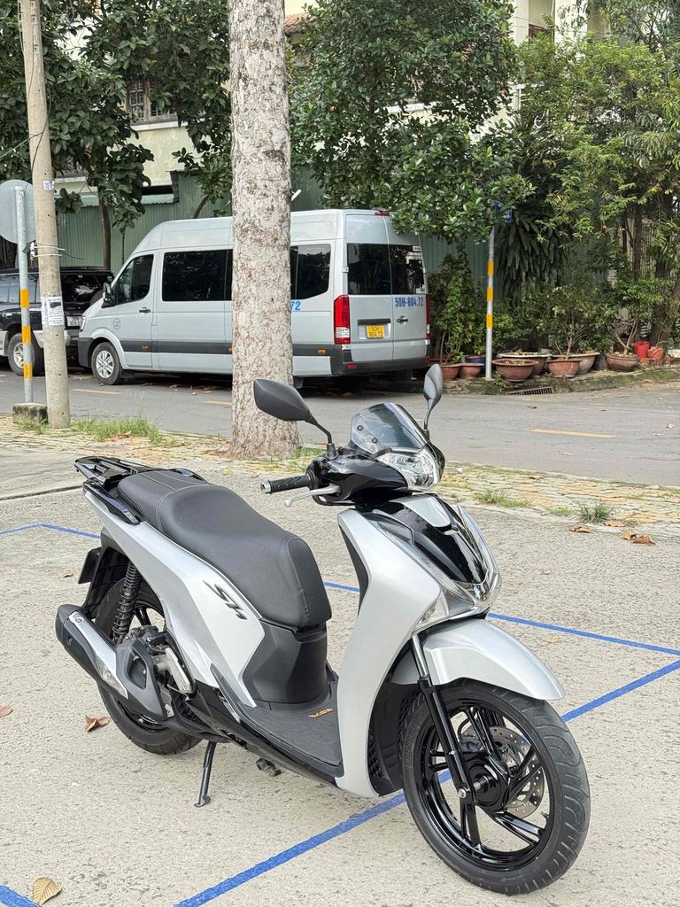 🌈 Хонда SH 125i 2018 Серебристый долг Porsche Crocodile TT 30% 50%