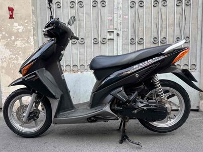 Click 2011 máy rin êm ru áo còn đẹp BS74 giấytờ đủ