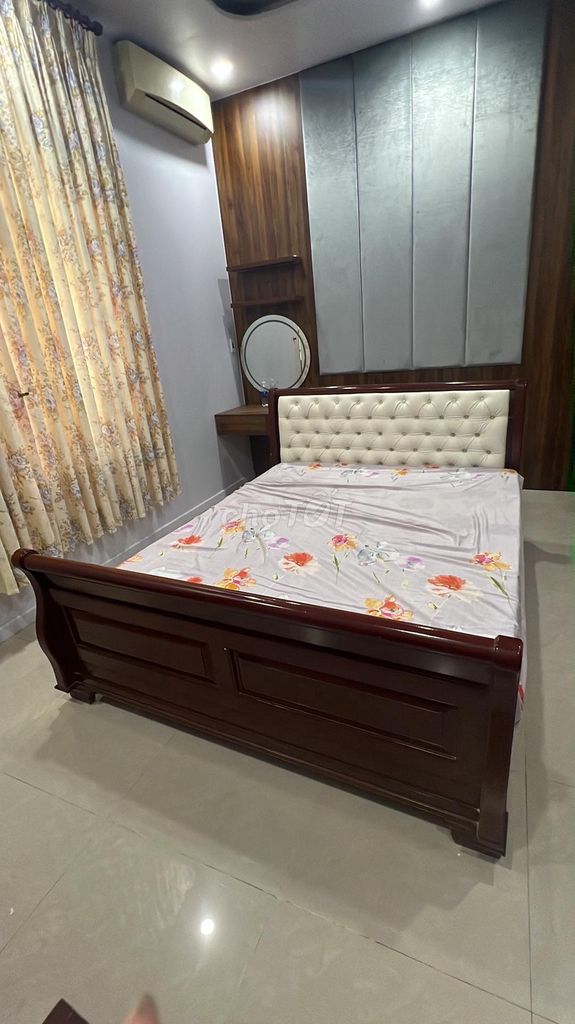 Cần thanh lí tủ và giường gỗ Việt Lang ạ.