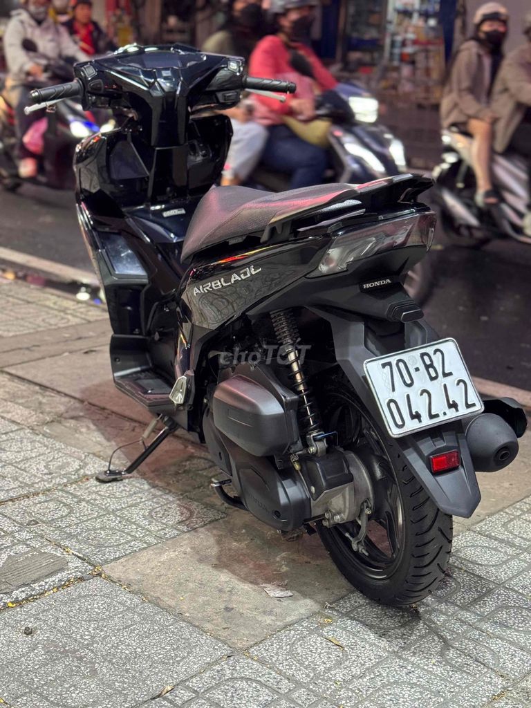 Honda Air Blade 125 2022 Đen bóng 9 chủ ký. Mua bán Xe máy tại Quận Gò Vấp Tp Hồ Chí Minh được đăng bởi CHXM 86 chuyên bán xe trả góp hình 4
