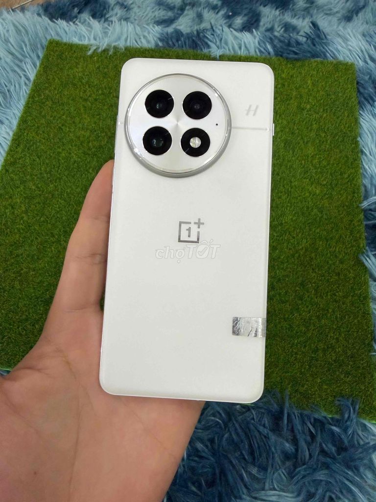 OnePlus 13 256GB Trắng Màn xước 1 vệt nhẹ như hinh. Mua bán Điện thoại tại Quận Tân Bình Tp Hồ Chí Minh được đăng bởi Nguyễn Thắng Mobile hình 1