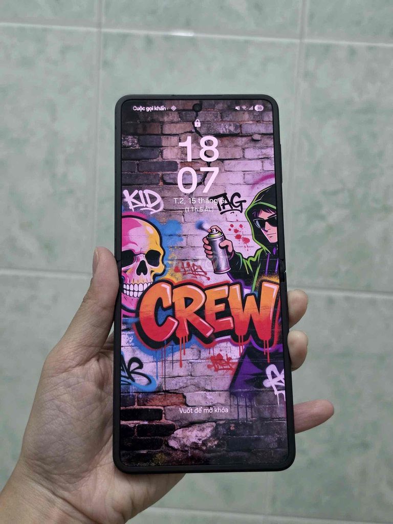 Samsung Z Flip 7 256GB Đen fullbox full phụ kiện. Mua bán Điện thoại tại Quận 12 Tp Hồ Chí Minh được đăng bởi Gia Thien hình 1