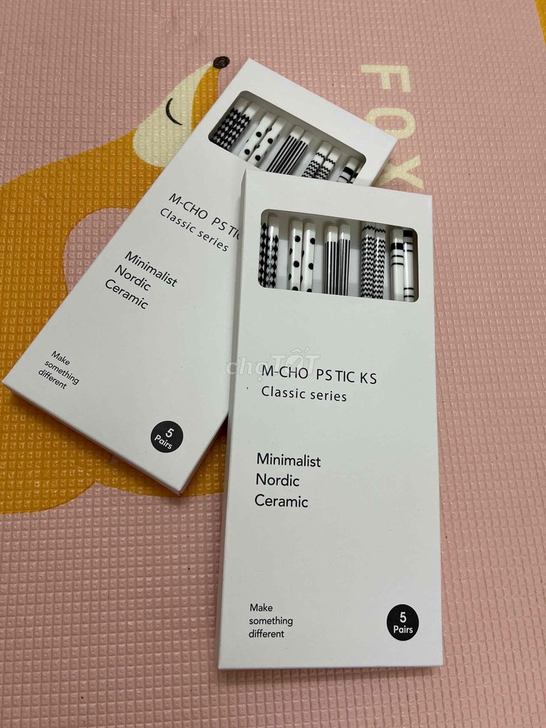 1 set 5 đôi đũa Gốm sứ Đen trắng. Mua bán Dụng cụ nhà bếp tại Quận Ba Đình Hà Nội được đăng bởi Phạm vân hình 1
