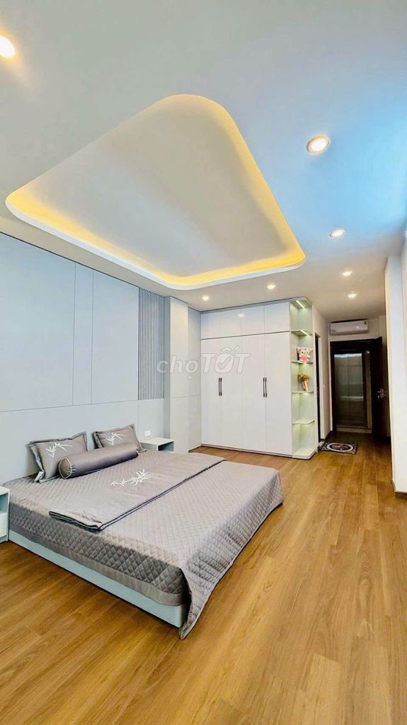 Продается дом Truong Dinh, 50 м2, 6 этажей, лифт, полностью меблирован