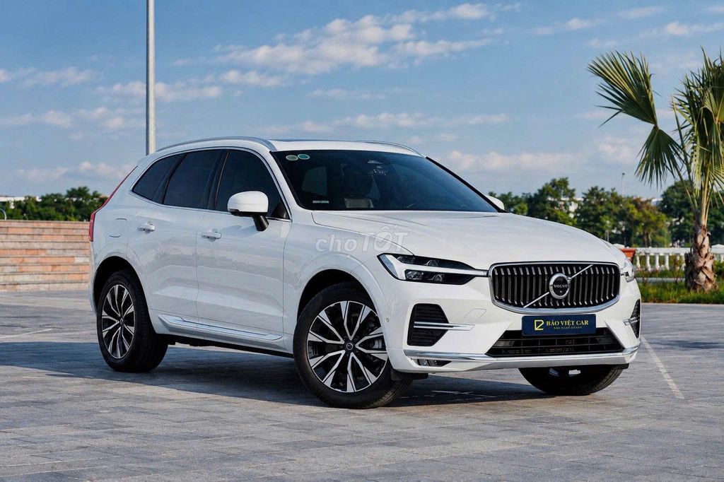 Volvo XC60 2023 Hybrid белый максимальная комплектация