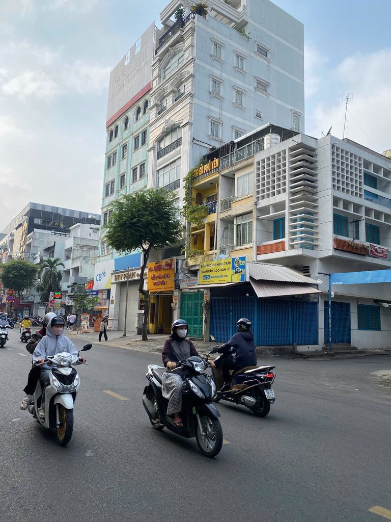 Nhà cho thuê nguyên căn 415 Sư Vạn Hạnh. Gần Vanhanh Mall.