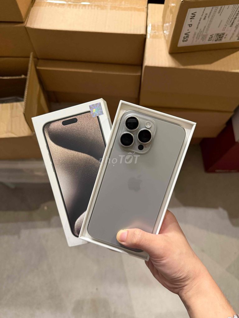 Iphone 15 Pro Max 256gb titan VN/A. 99% keng. Mua bán Điện thoại tại Quận Hai Bà Trưng Hà Nội được đăng bởi Đức Hải hình 1