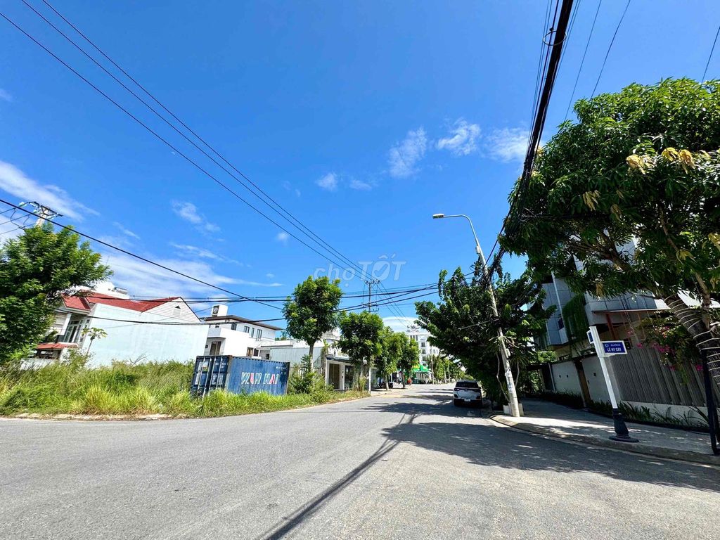 Cho thuê 180m đất 2MT  Đường Nghiêm Xuân Yên - Lê Hy Cát chỉ 10tr/th