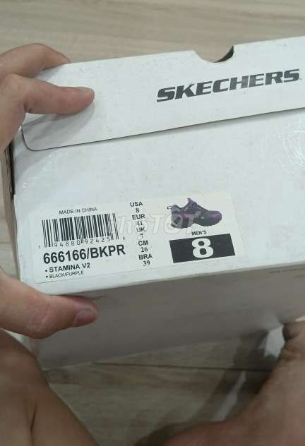 Giày Size 41 SKECHERS PUNCH
chính hãng new Fullbox