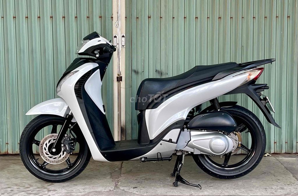 SH 150/2011 nhập Ý, số máy 108. Mua bán Xe máy tại Thành phố Vũng Tàu Bà Rịa - Vũng Tàu được đăng bởi Cao Trí hình 12