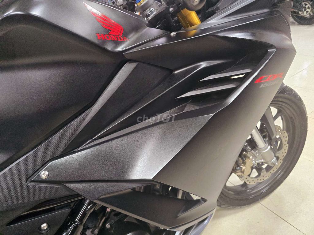 cbr150 siêu đẹp,Đen nhám 7000km. QuýMotor cycle. Mua bán Xe máy tại Quận Thanh Khê Đà Nẵng được đăng bởi Quý Moto Cycle 21 điện biên phủ Đà Nẵng hình 6