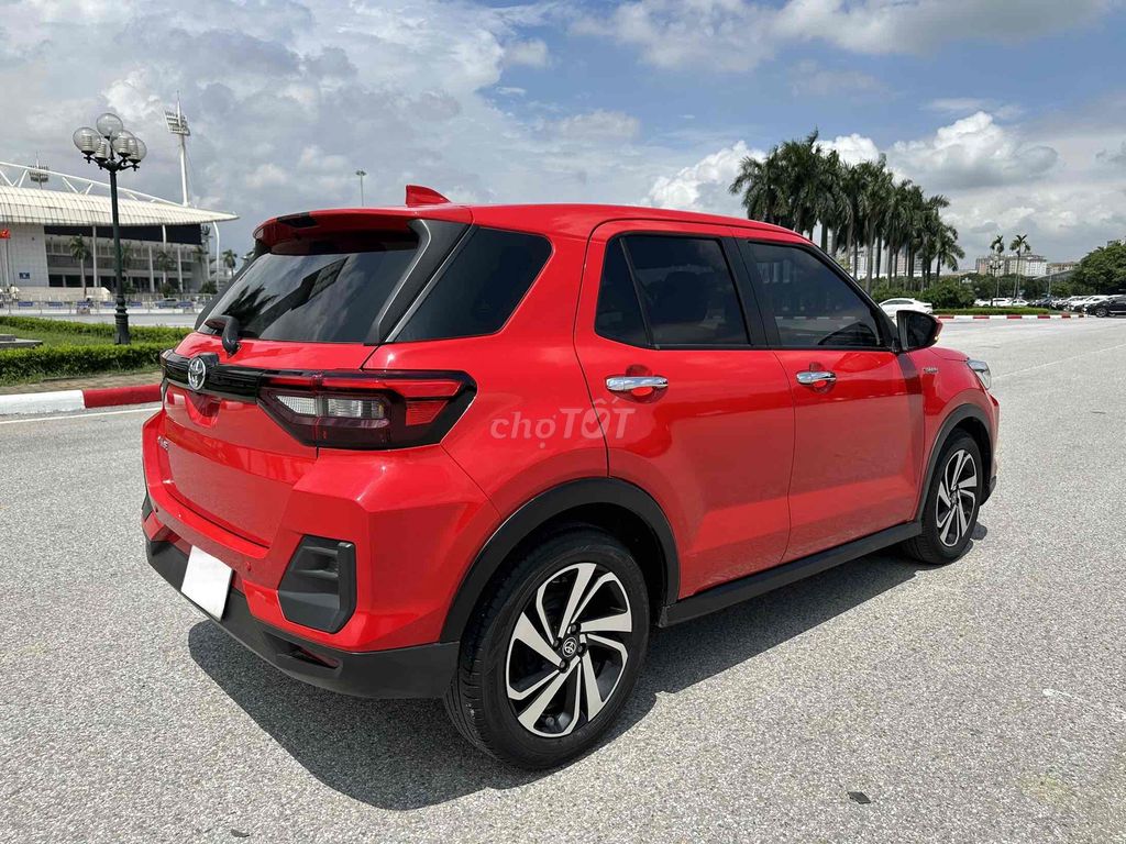 Toyota Raize 1.0 Turbo 2024 Красный