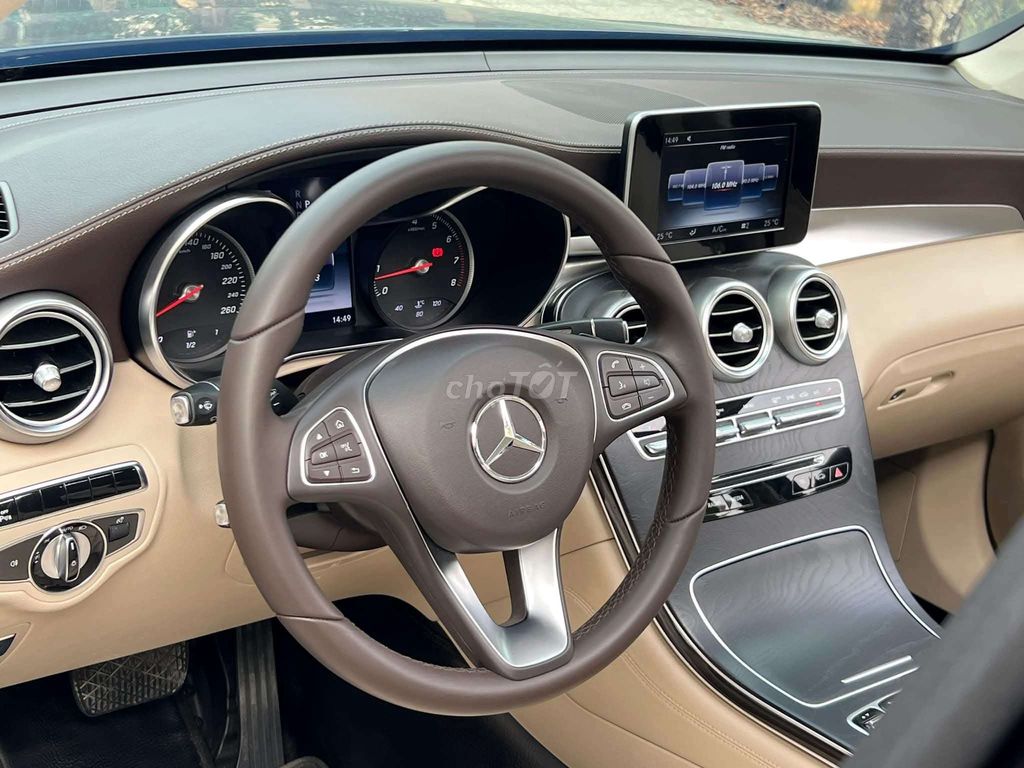 Tầm 800tr có GLC300 4 MATIC chất xe 1 chủ. Mua bán Ô tô tại Quận 7 Tp Hồ Chí Minh được đăng bởi Nguyễn Hoàng Vũ hình 9