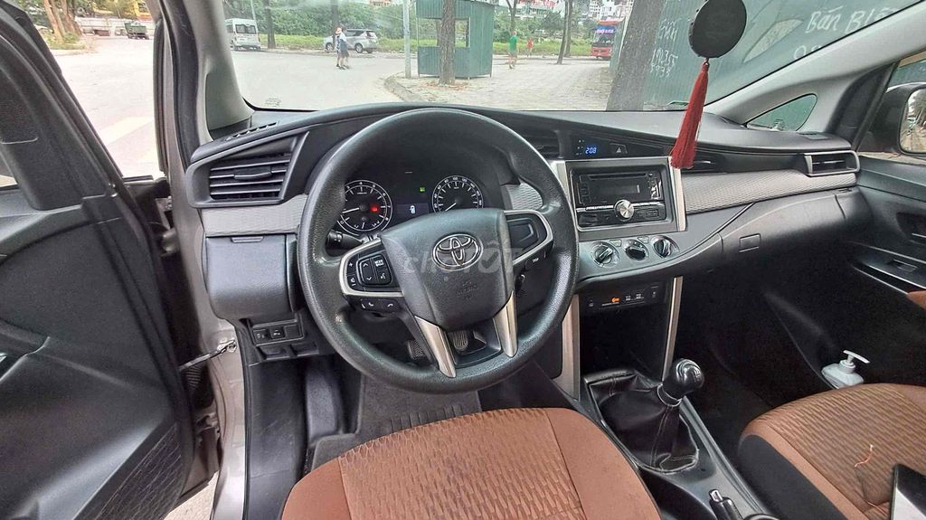Toyota Innova 2018 2.0E. Mua bán Ô tô tại Quận Bắc Từ Liêm Hà Nội được đăng bởi Nguyen Thi Tam hình 3
