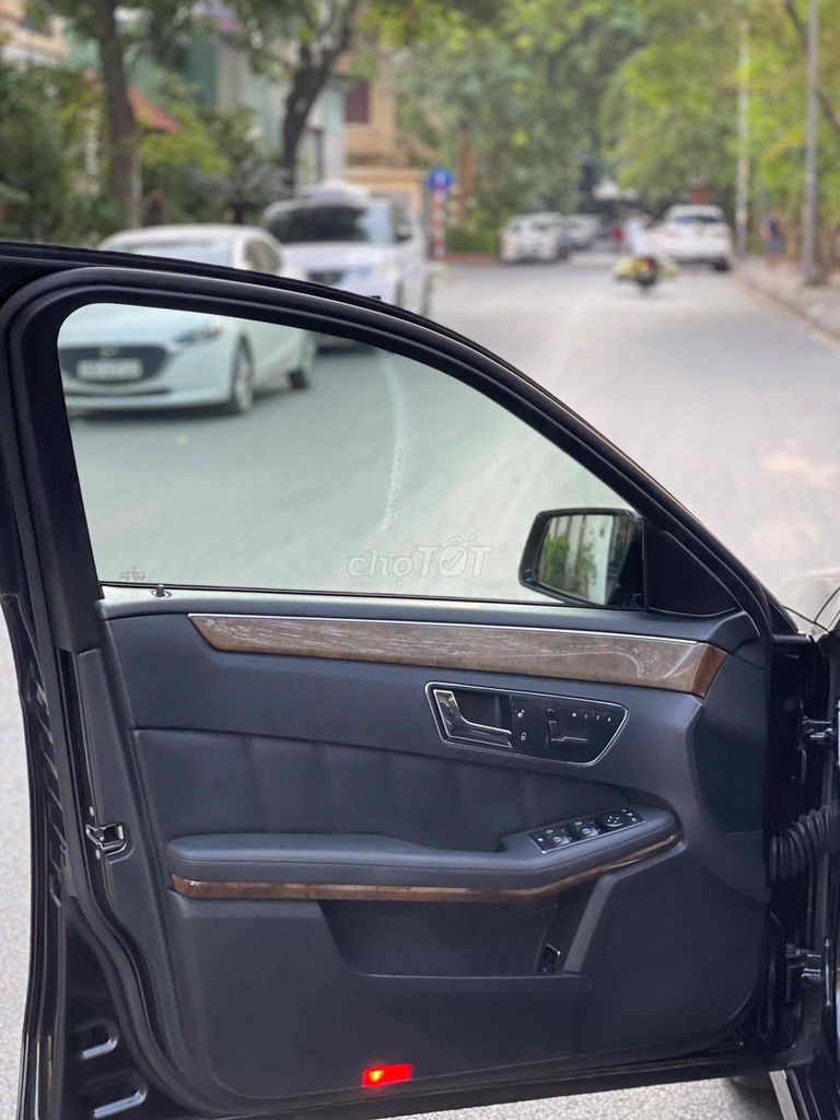 Mercedes E300 sx 2009 màu đen đẹp hiếm có. Mua bán Ô tô tại Quận Cầu Giấy Hà Nội được đăng bởi Cao Quý hình 6