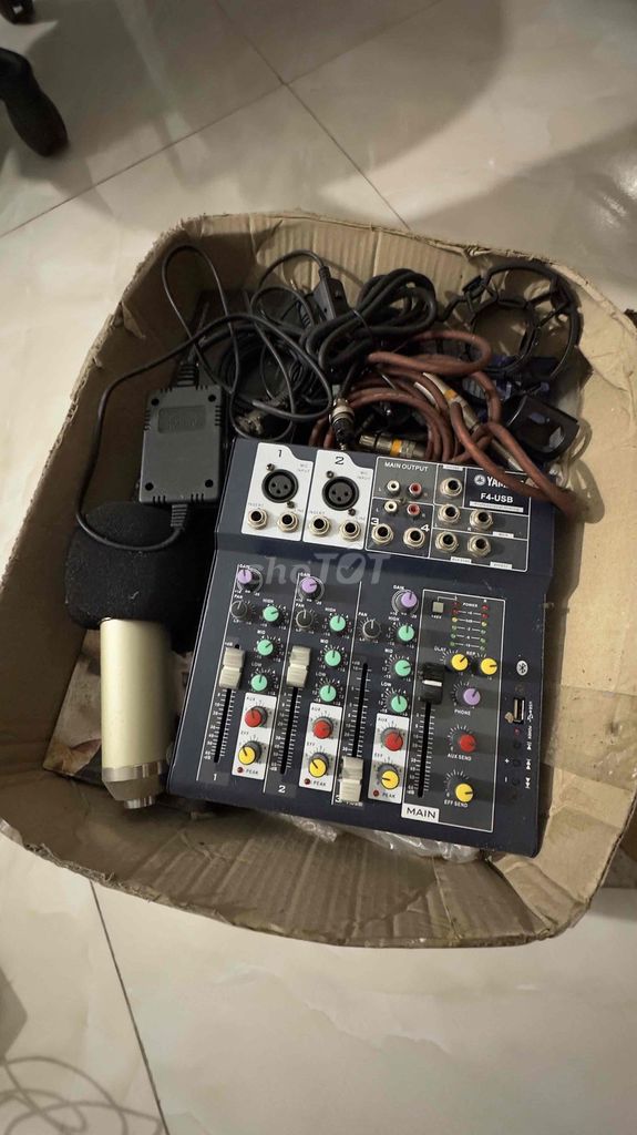 Bàn mixer Yamaha F4-USB Đen. Mua bán Tivi, Âm thanh tại Huyện Mê Linh Hà Nội được đăng bởi Tuan hình 1
