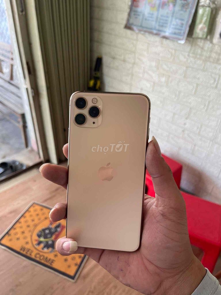Apple iPhone 11 Pro Max Vàng. Mua bán Điện thoại tại Huyện M'Đrắk Đắk Lắk được đăng bởi Hang Ha hình 1