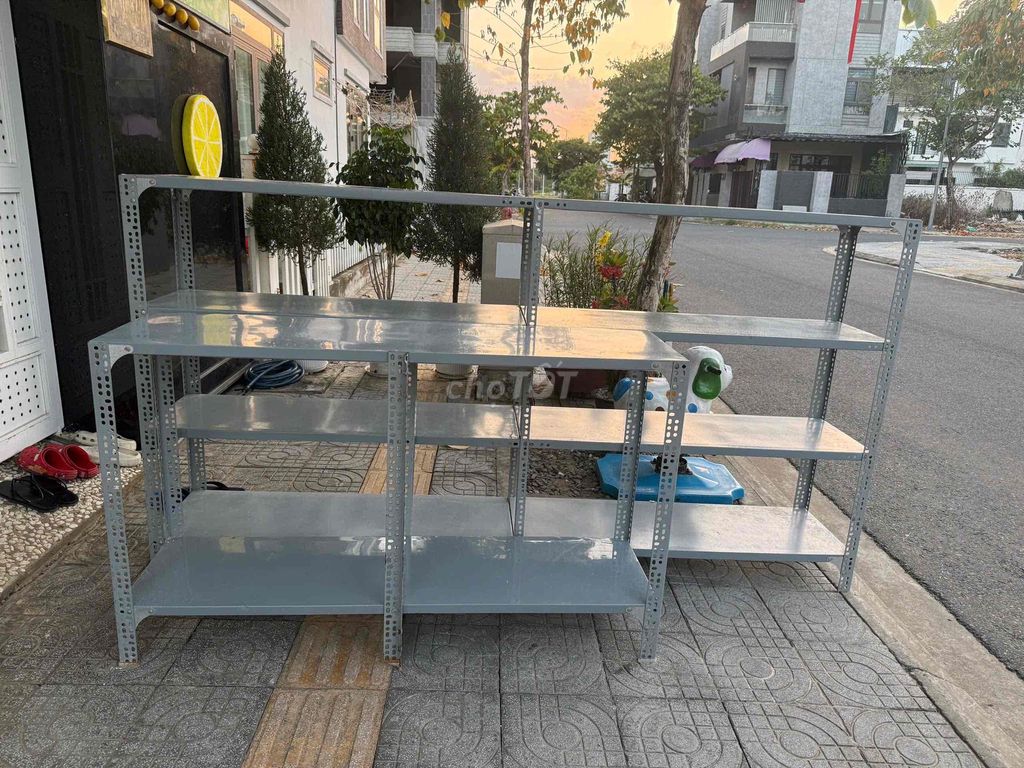 Kệ Kim loại Xám số lượng 2. Mua bán Tủ, kệ gia đình tại Quận Ngũ Hành Sơn Đà Nẵng được đăng bởi Lê Thị Như Quỳnh hình 1